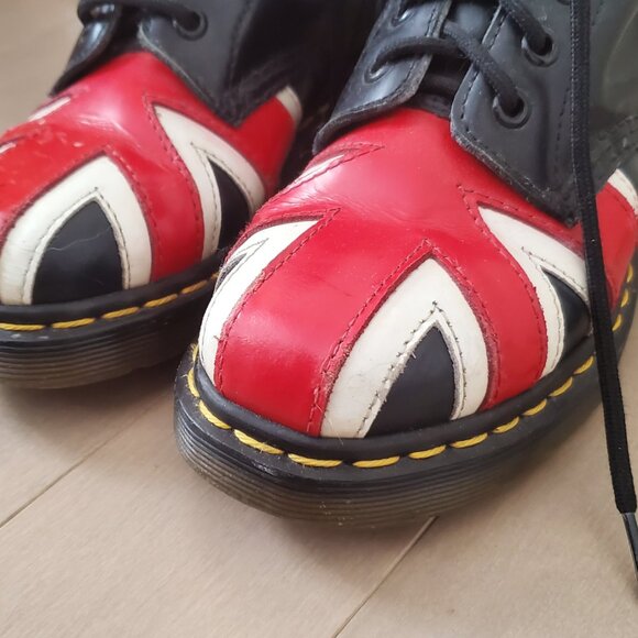 Union Jack Dr. Martens Size 5 Womens - Picture 5 of 12